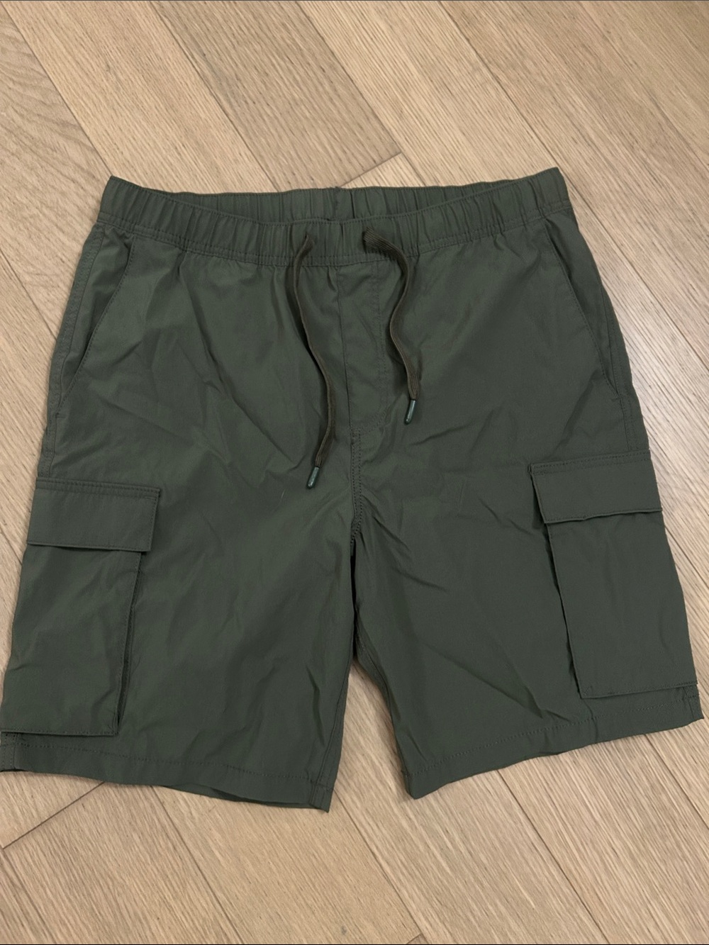 Men's H&M Olive Green Cargo Shorts NWOT